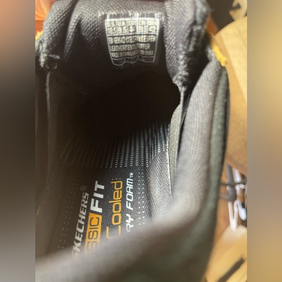 Sketchers Air Cooled Memory Foam Shoes - Picture 3 of 4